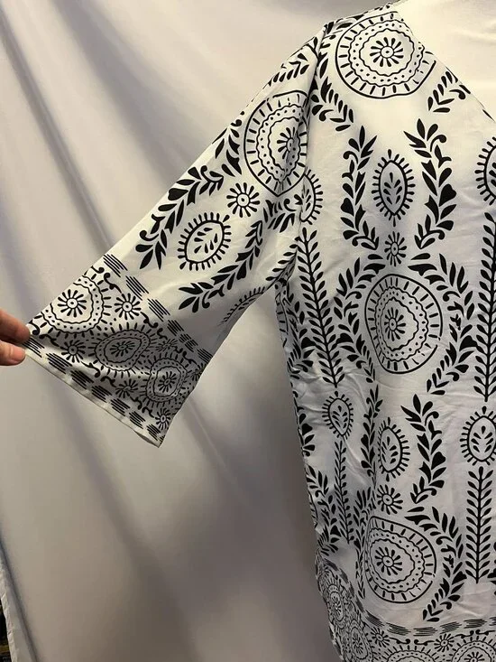 XIIX Graphic Trailing Leaf Kaftan – One Size – NWT - Picture 8 of 14